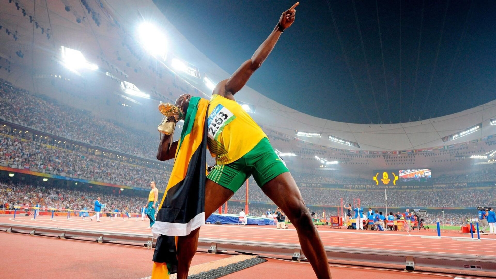 球迷支持热情高涨，现场氛围极佳！，球迷激动